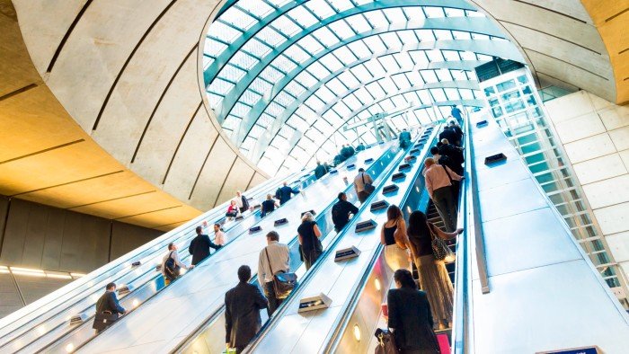 HSBC considers ordering all staff back to office 3 days a week