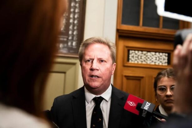 Heat on Agriculture Minister to deliver KiwiSaver farm promise