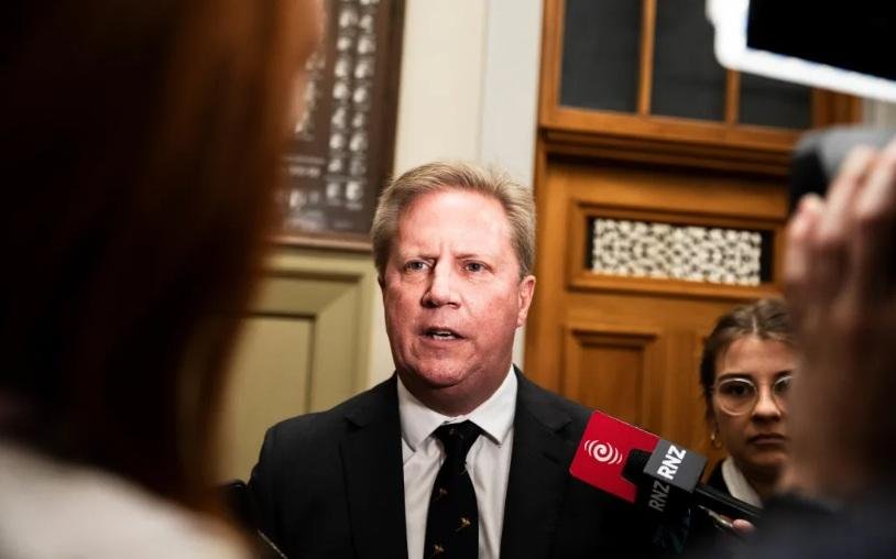 Heat on Agriculture Minister to deliver KiwiSaver farm promise