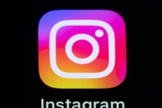 Instagram tests a reposts feature