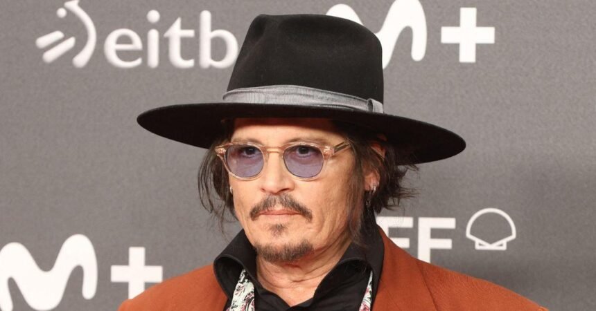 Johnny Depp’s Now A Hermit And Pines For Old Life With Vanessa Paradis