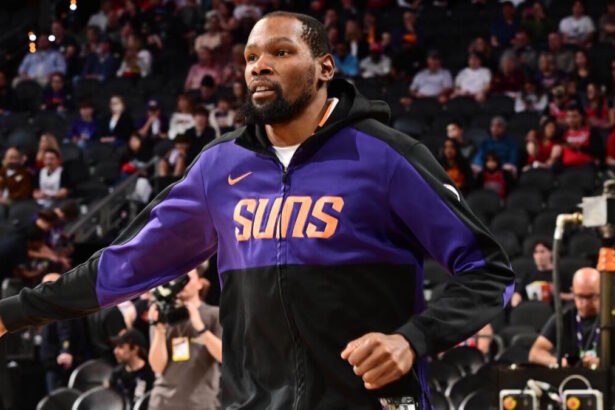 Kevin Durant invests in Paris Saint-Germain, will consult on potential expansion into basketball, per report