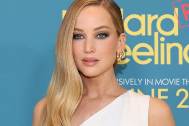 Love Jennifer Lawrence’s Lace Look? This  Skirt Nails The Vibe