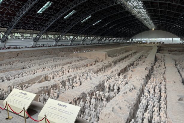 Man Smashes Ancient Terracotta Warriors in China