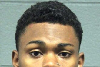 Man charged with having gun, impersonating police near Loop protest