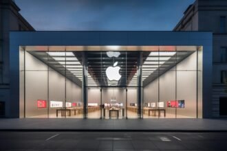 Market’s New Hope for Apple (AAPL) ‘Super Cycle’ After AI Dissappointment: iPhone Air