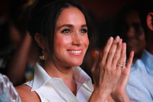 Meghan Markle ‘Desperate For Gwyneth Paltrow’s Help’