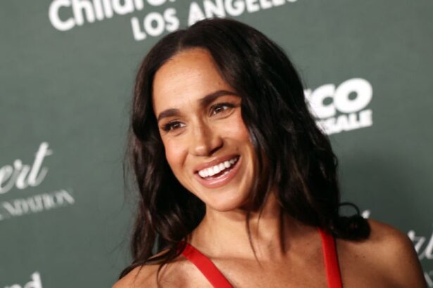 Meghan Markle’s 8 Weekender Tote Look Is  on Amazon