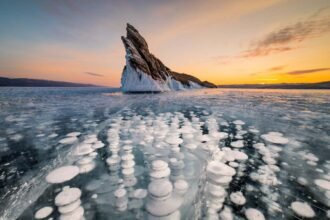 Morse code messages can be trapped in bubbles within blocks of ice