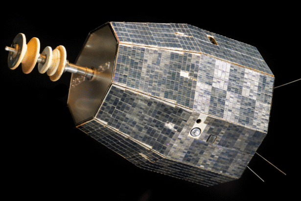 Mysterious Radio Signal Caught Bursting From Long-Dead NASA Satellite : ScienceAlert