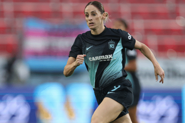 NWSL Team of the Week: Golden boot race heats up with Esther Gonzalez and Barbra Banda scoring goals