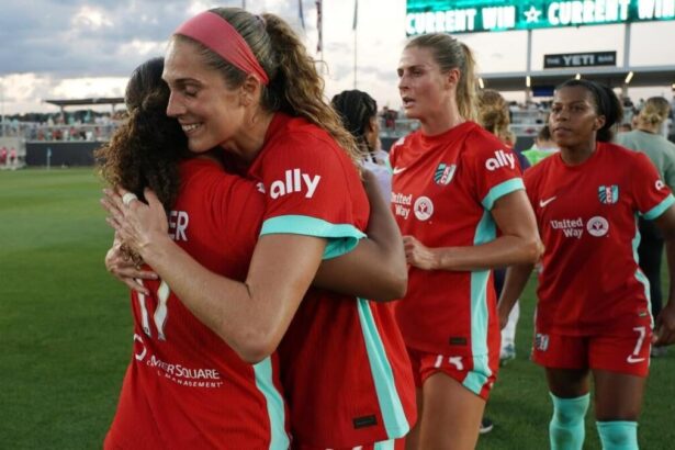 NWSL Team of the Week: Kayla Sharples, Sam Coffey, Arin Wright once again shine