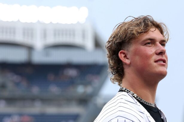 “No glaze”- Giants’ Jaxson Dart ranks Shedeur Sanders on list of QBs he admires