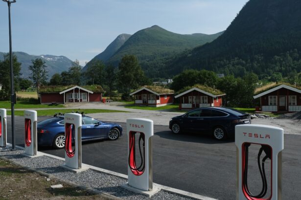 Norway is all in on electric cars. What can the U.S. learn?