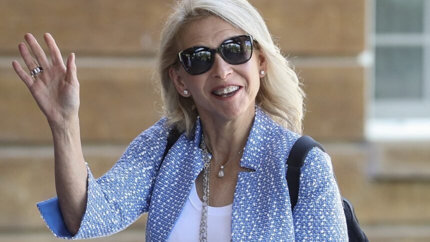 Paramount Investors Should Not Reelect Shari Redstone, ISS Says