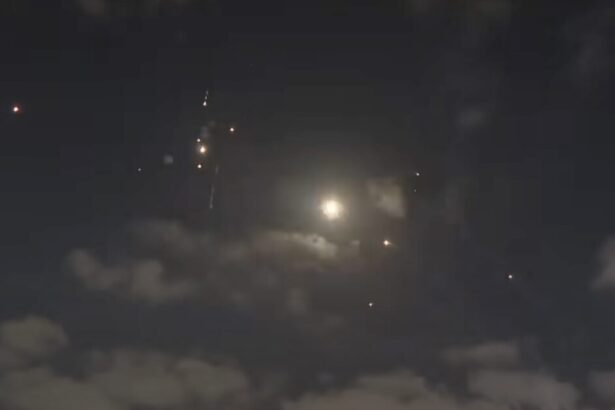 Powerful Explosions Rock Tel Aviv and Haifa as Iran Strikes Israeli Cities in Overnight Barrage |