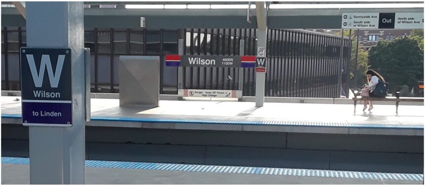 Red Line passenger attacked with razor blade in Uptown