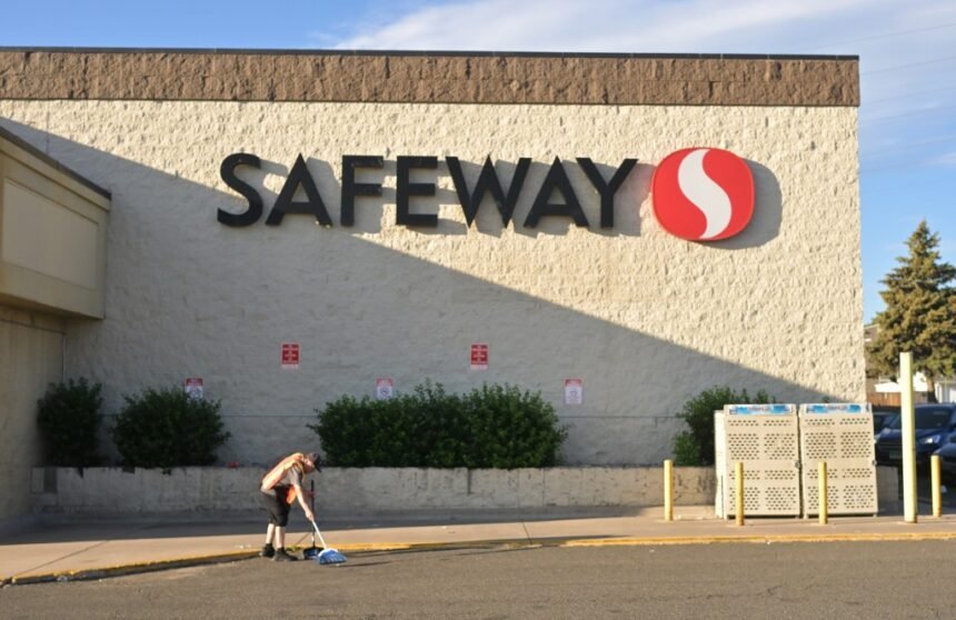 Safeway workers strike in Castle Rock and Denver