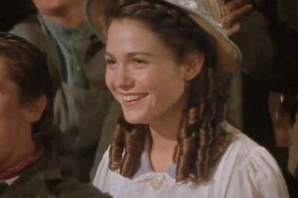 Sarah Jacobs In ‘Newsies’ ‘Memba Her?!