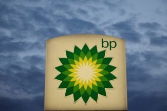 Shell denies takeover talks with UK rival BP