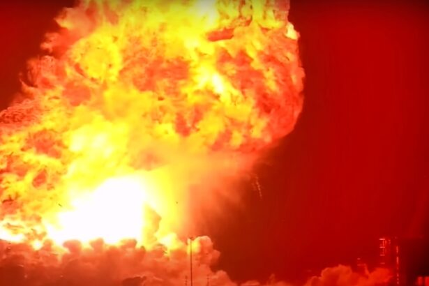 SpaceX Starship Explodes in Towering Fireball : ScienceAlert