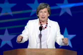 Teachers union president Randi Weingarten resigns from DNC