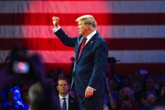 Trump Orders ICE to Expand Illegal Immigrant Deportation Efforts