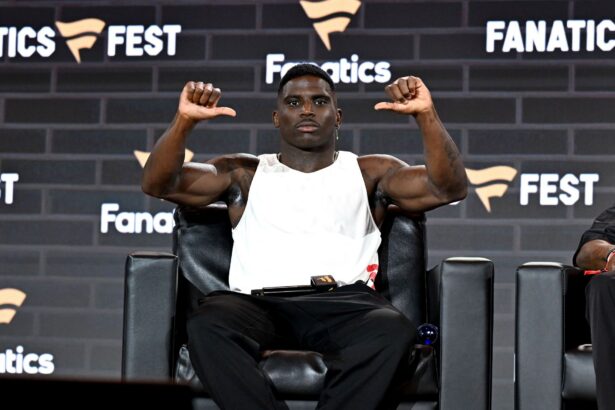 Tyreek Hill channels Cheetah mode clocking 25.5 mph in explosive sprint video 