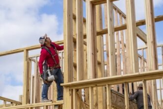 US housing construction falls to 5-year low as tariffs weigh on sector