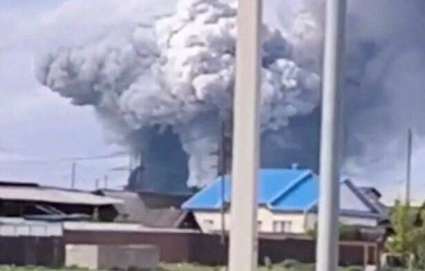 Ukraine and Russia exchange massive air strikes ahead of peace talks