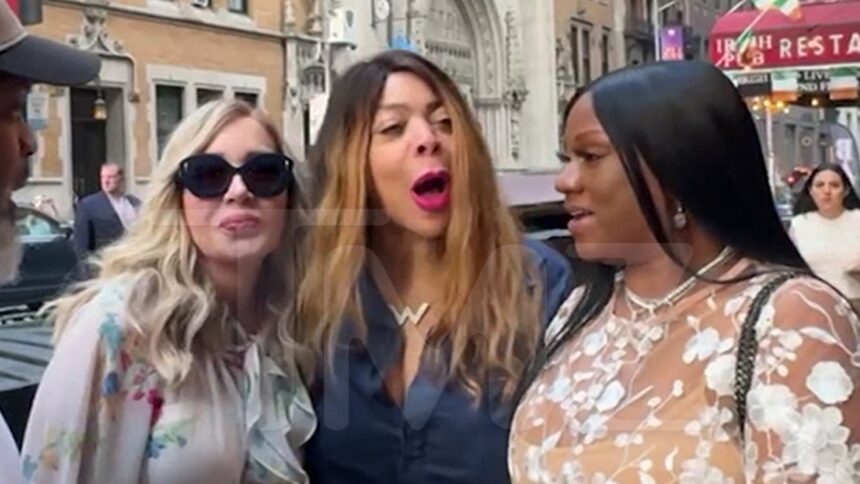 Wendy Williams Meets Up With Friends for Ladies’ Night in New York City
