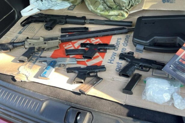 2 Chicago men sold guns, cocaine, and a ‘Glock switch’ to undercover agent, feds say