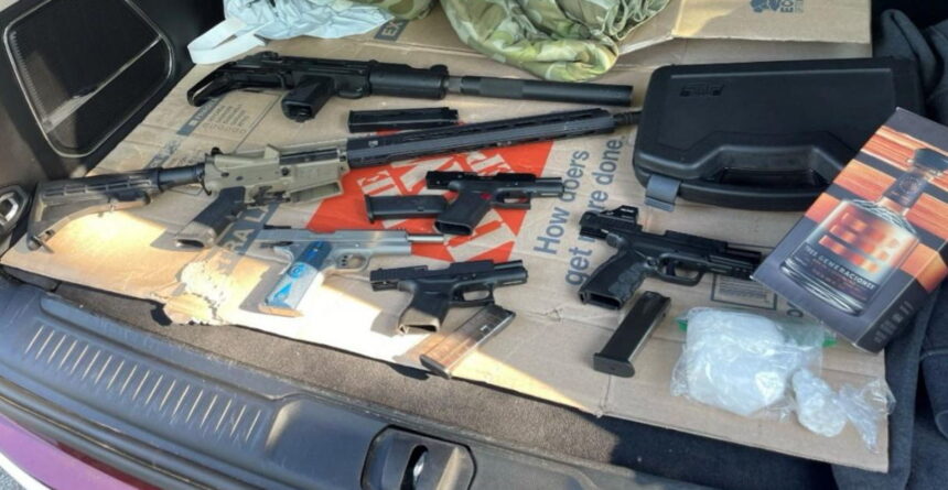 2 Chicago men sold guns, cocaine, and a ‘Glock switch’ to undercover agent, feds say