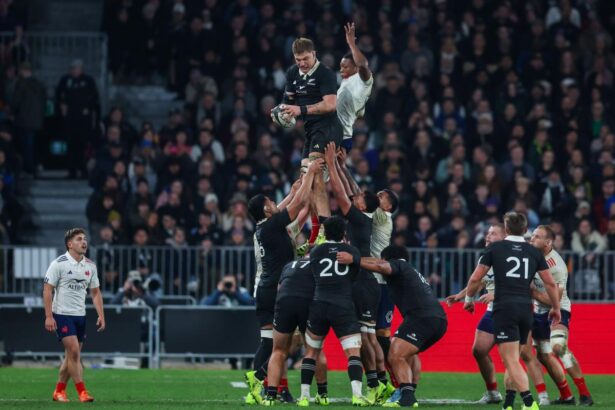 ABs coach hints at fresh faces for final France test