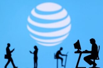 AT&T’s bundled plans spur subscriber surge, tax savings to fund fiber expansion