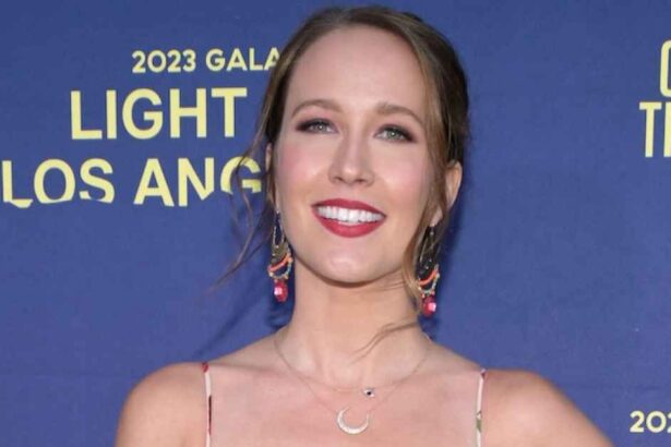 Anna Camp’s Candid Quotes About Dating, Marriage and Her Love Life