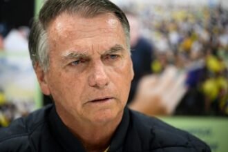 Bolsonaro to wear ankle monitor, cut foreign contacts