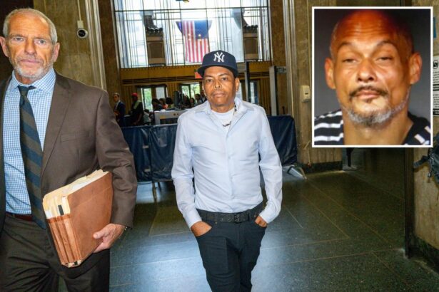 CVS worker Scotty Enoe takes the stand at manslaughter trial for fatally stabbing unhinged homeless man