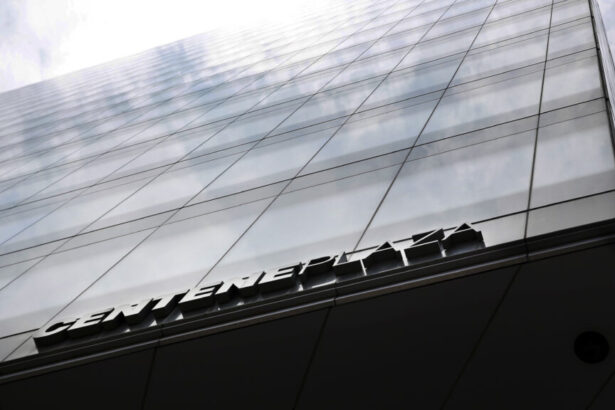 Centene’s stock falls after it pulls financial outlook