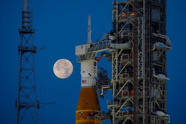 Congress just greenlit a NASA moon plan opposed by Musk and Isaacman