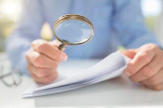 Discrepancy Does Not Imply Discrimination