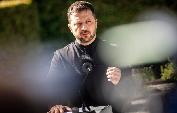 Donald Trump and Volodymyr Zelenskyy discuss Ukrainian air defence as Russian attacks mount