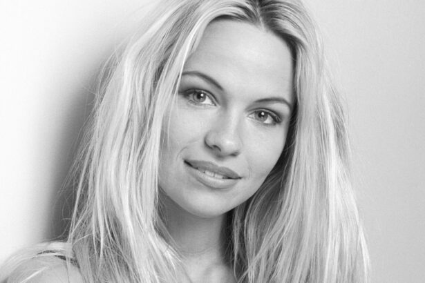 17 Dazzling Photos of a Young Pamela Anderson