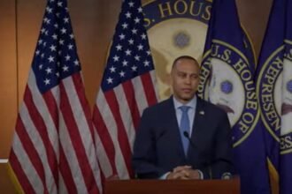 Hakeem Jeffries Shocks Congress By Going For The Throat On The Epstein Files