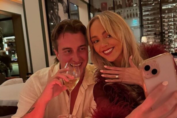 How OnlyFans Star Annie Knight’s Fiance Handles Trolls in Public