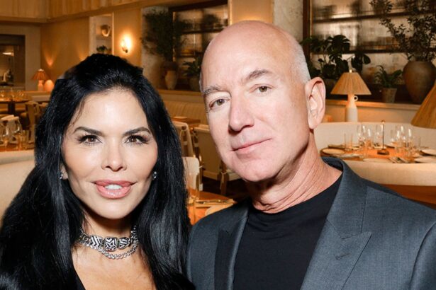 Jeff Bezos and Lauren Sanchez Back on U.S. Soil After Venice Wedding