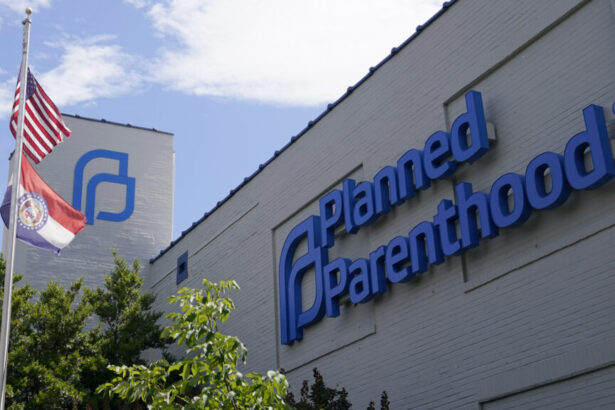 Judge blocks Trump effort to defund Planned Parenthood