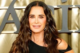 Kyle Richards Says This Comfy-Chic Outfit Set Is a Travel Must-Have