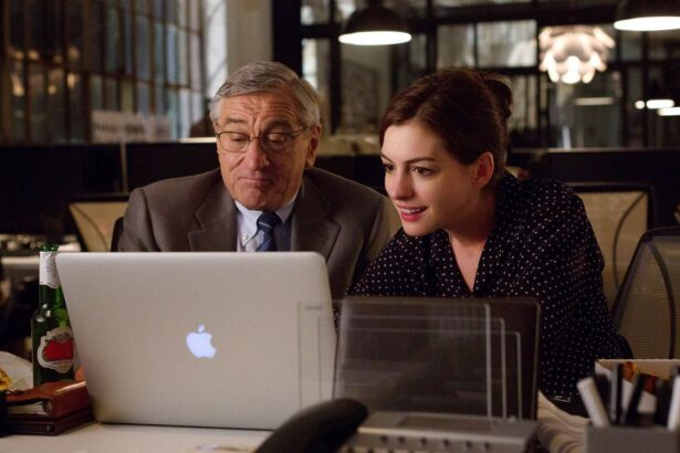 72 Thoughts I Had While Rewatching Anne Hathaway and Robert De Niro in ‘The Intern’