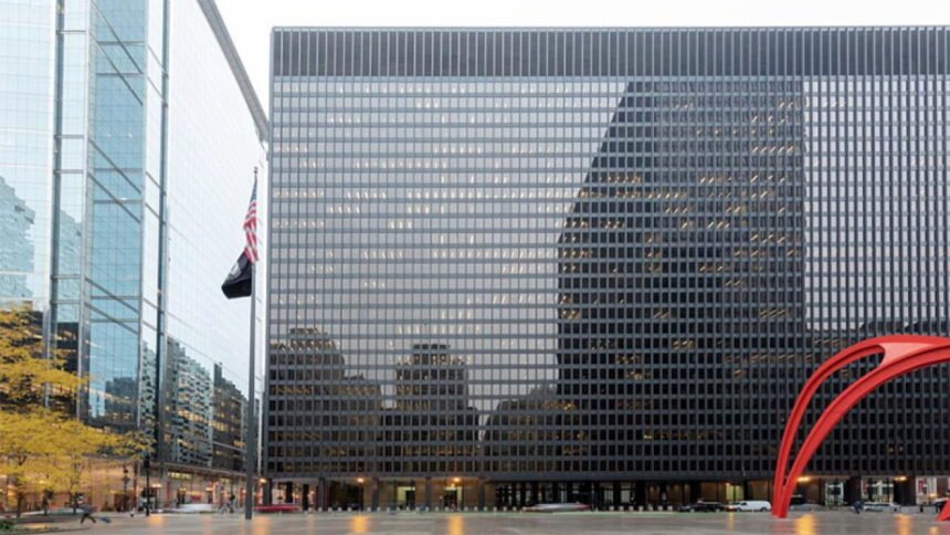 Man charged after 9-hour knife standoff inside Chicago federal courthouse